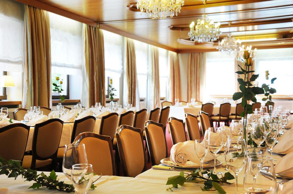 Hotel - Restaurant Erich Roediger 바트 슈타펠슈타인 외부 사진